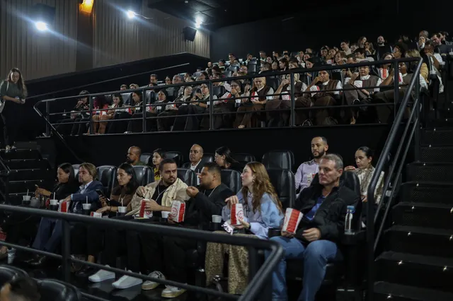 Première de ‘O Dia da Cruz’ sobre Tiba e Déa Camargos reúne influenciadores e imprensa em São Paulo