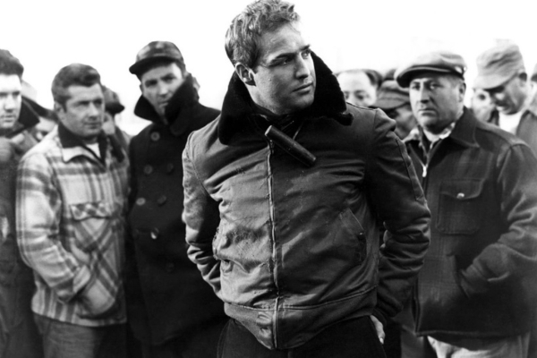 Marlon Brando em cena do filme "Sindicato de ladrões", de Elia Kazan.