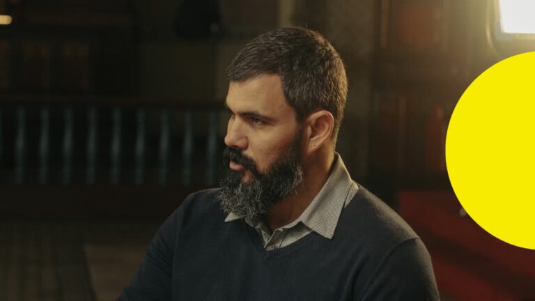 O ator Juliano Cazarré em cena do especial 'Efeito Lumine", produzido pela Lumine TV