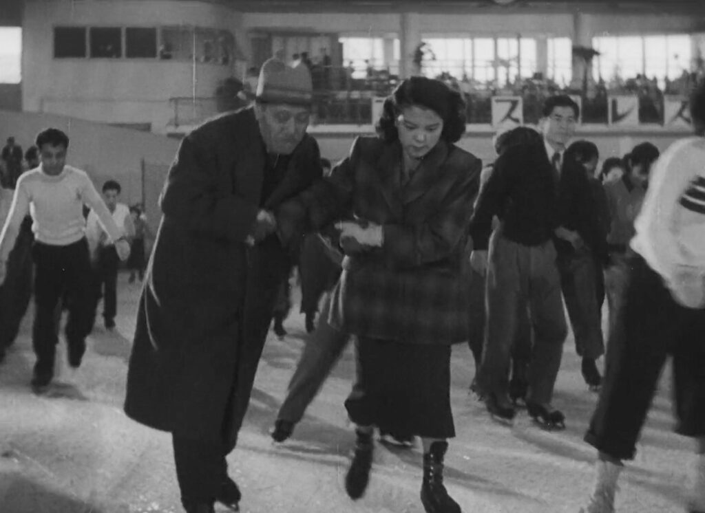 Takashi Shimura e Miki Odagiri em cena do filme Viver, de Akira Kurosawa
