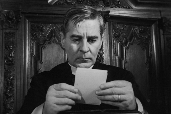 Gunnar Björnstrand em cena do filme "Luz de inverno", de Ingmar Bergman