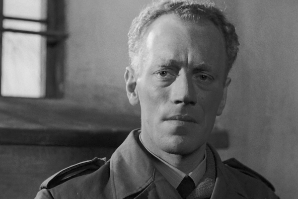 O ator Max Von Sydow como Jonas Persson em cena do filme "Luz de Inverno", de Ingmar Bergman