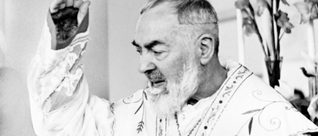 Tudo sobre os estigmas de Padre Pio