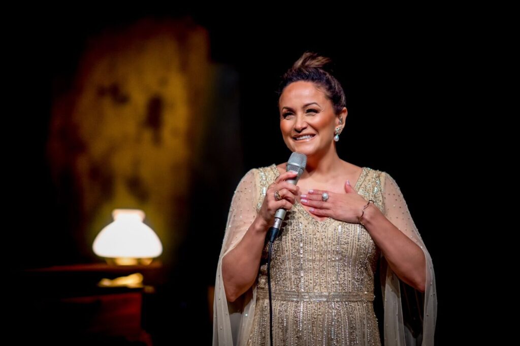 Entrevista exclusiva com Ziza Fernandes