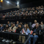 Première de ‘O Dia da Cruz’ sobre Tiba e Déa Camargos reúne influenciadores e imprensa em São Paulo 